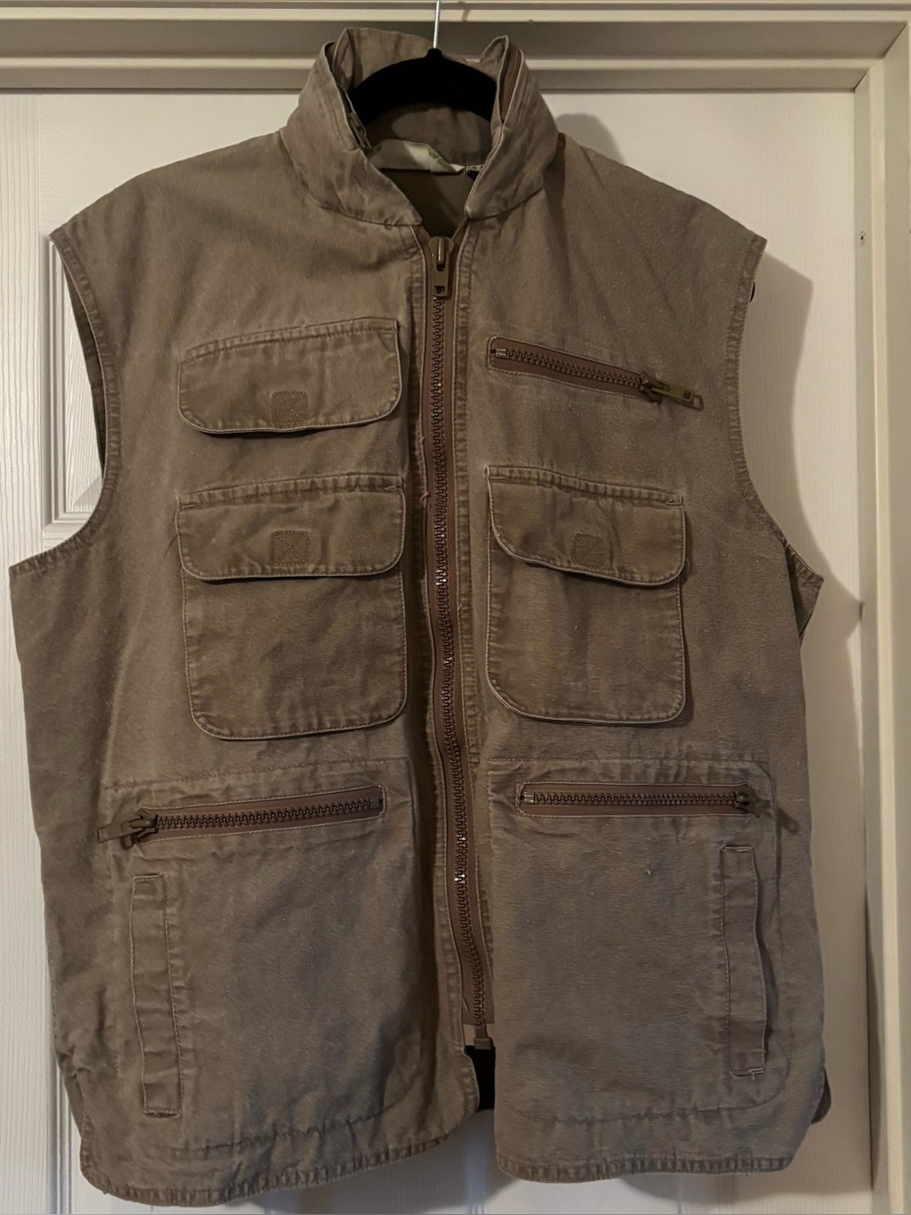 Topography Utility Field Fishing Vest with Retractable Hood.